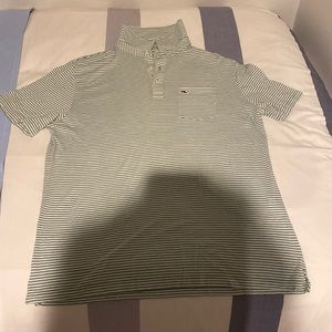 Barely used new Vineyard Vines “Edgartown polo” SIZE MEDIUM